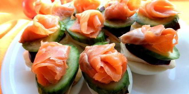Рецепт рыбного канапе на маринованных яйцах