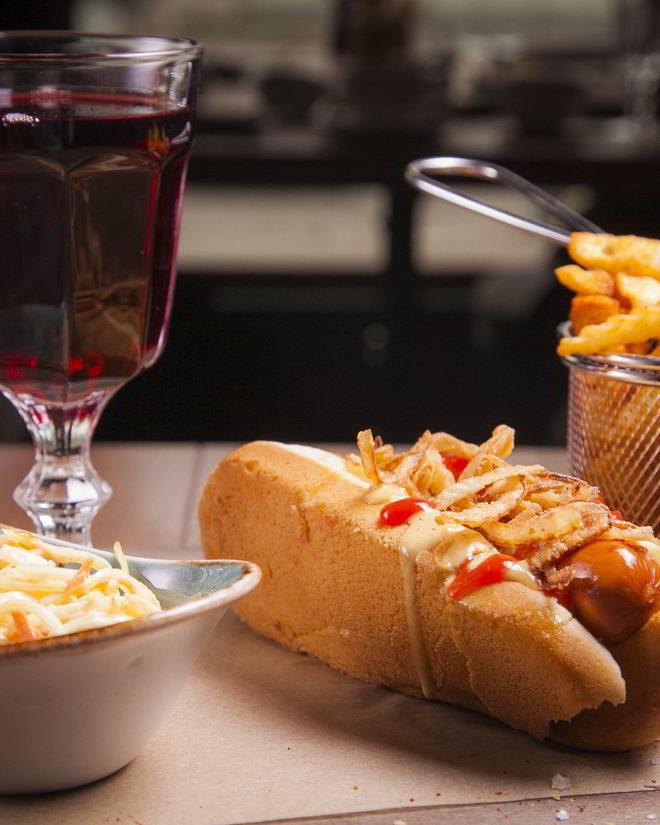 Рецепт хот-дога лакки лучано с салатом коул слоу и луком фри