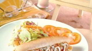 Рецепт Хот-догов с капустным салатом по-азиатски