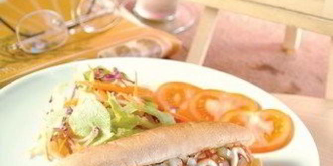 Рецепт Хот-догов с капустным салатом по-азиатски