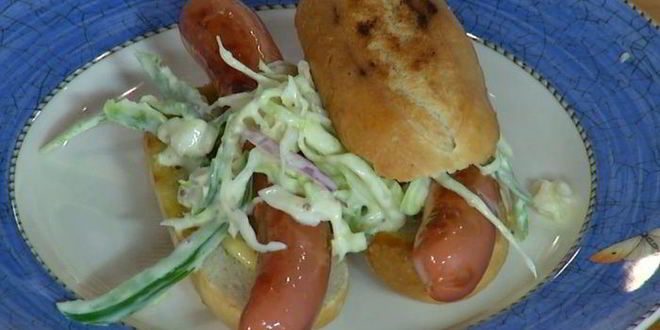 Рецепт хот-догов с зелеными овощами и горчичным майонезом