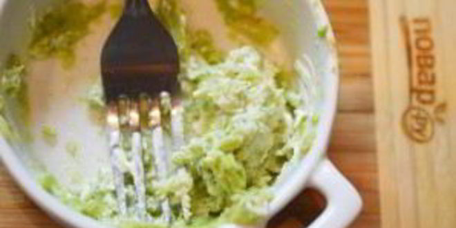 Рецепт плетеных хот-догов с гуакамоле