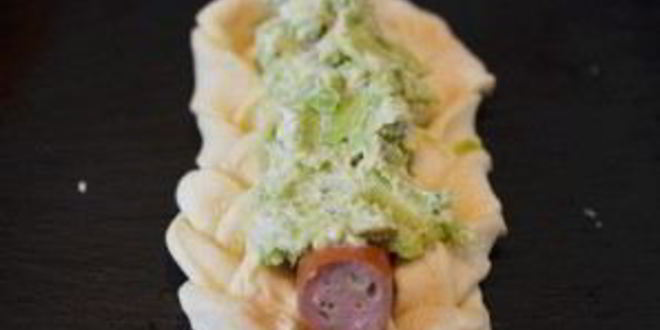 Рецепт плетеных хот-догов с гуакамоле