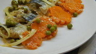 Рецепт Маринованной скумбрии с горошком