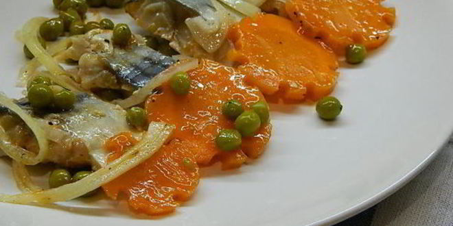 Рецепт Маринованной скумбрии с горошком