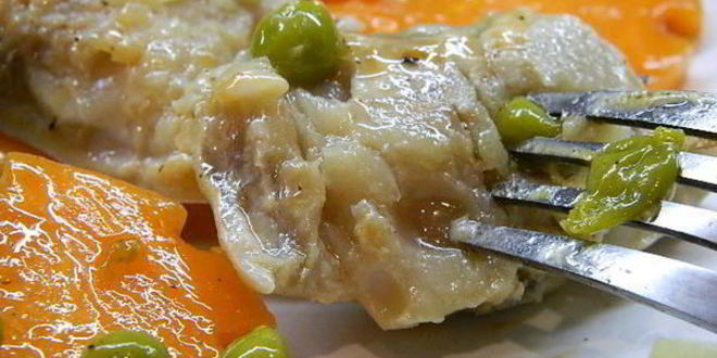 Рецепт маринованной скумбрии с горошком