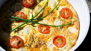 Рецепт Фриттаты с черри, кабачком и горохом