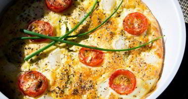 Рецепт Фриттаты с черри, кабачком и горохом