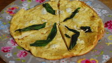 Рецепт Фриттаты с козьим сыром и шалфеем