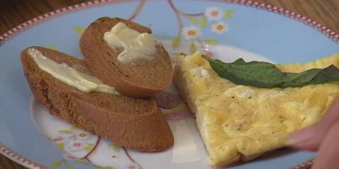 Рецепт фриттаты с козьим сыром и шалфеем