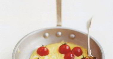 Рецепт Омлета с помидорами черри и сыром