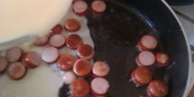 Рецепт омлета с сосиской