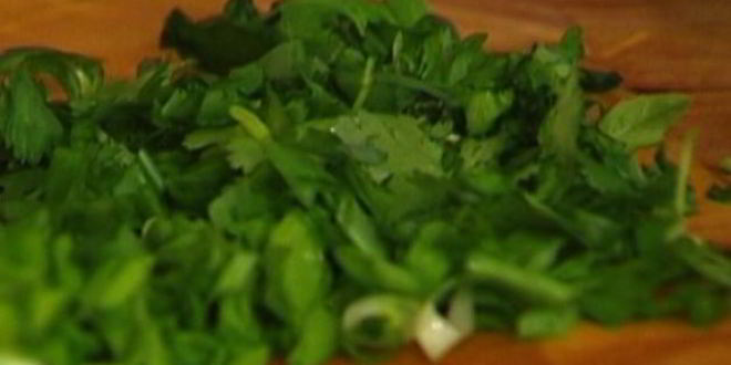 Рецепт открытого омлета с фетой и помидорами черри