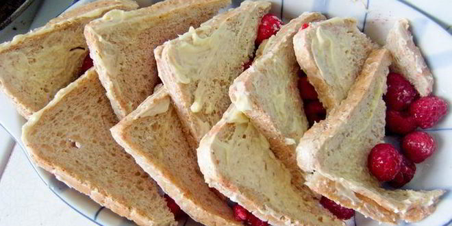 Рецепт запеченного омлета с ягодами