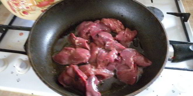 Рецепт куриного паштета со сладким перцем и орехами