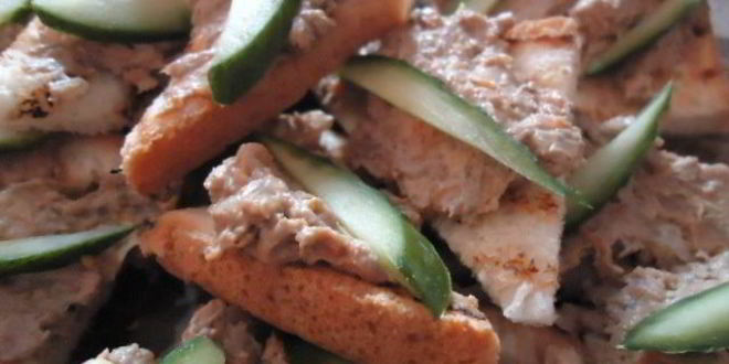 Рецепт Паштета из куриной печени с фисташками