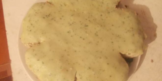 Рецепт блинного тортика с печенью и шпинатом