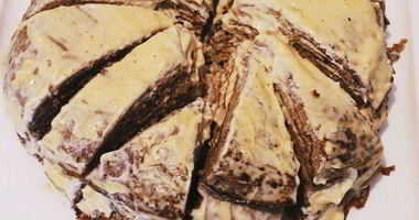 Рецепт Печеночного торта чесноком и майонезом