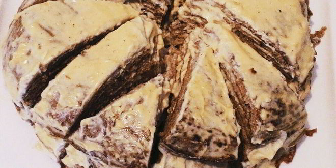 Рецепт Печеночного торта чесноком и майонезом