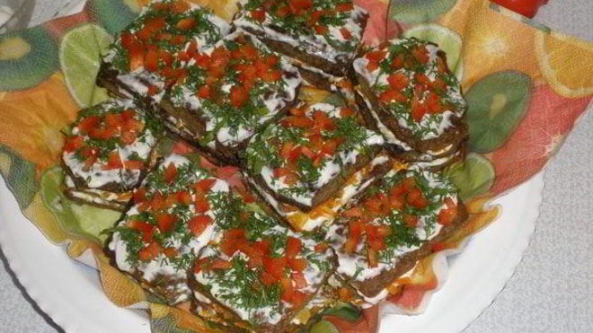 Рецепт печеночных тортиков праздничное настроение