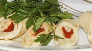 Рецепт Нежных роллов из блинов и красной икры