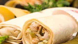 Рецепт Роллов из лаваша с курицей и солеными огурцами