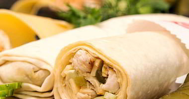 Рецепт Роллов из лаваша с курицей и солеными огурцами