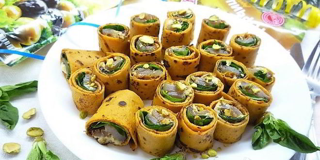 Рецепт Роллов из тыквы со шпинатом, копченостями и фисташковым майонезом