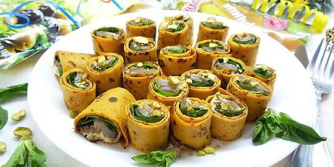 Рецепт роллов из тыквы со шпинатом, копченостями и фисташковым майонезом