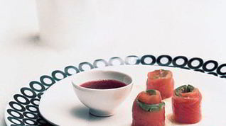 Рецепт Роллов с авокадо и гранатовым соусом