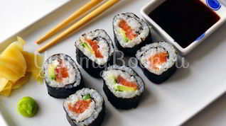 Рецепт Роллов с лососем и Филадельфией