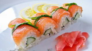 Рецепт Суш-ролла без нори с лососем и сыром Филадельфия