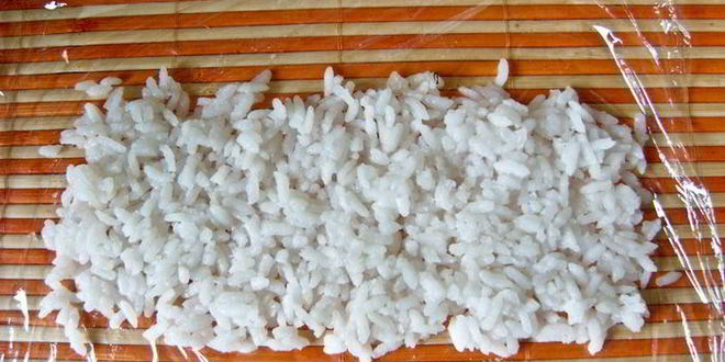 Рецепт суш-ролла без нори с лососем и сыром филадельфия