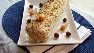 Рецепт Бисквитного рулета с творожной начинкой и орехами