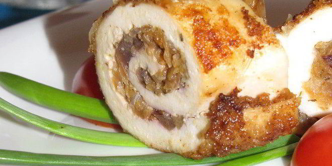 Рецепт Куринных рулетиков с начинкой из слив