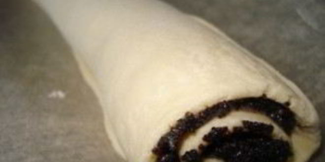 Рецепт макового рулета из слоеного теста