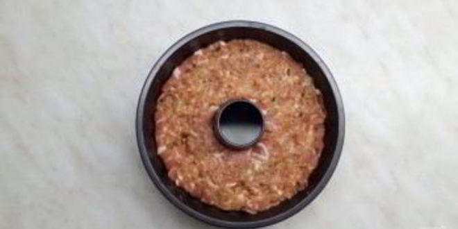 Рецепт мясного рулета из свинины с яйцом