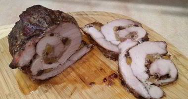 Рецепт Мясного рулета с сухофруктами