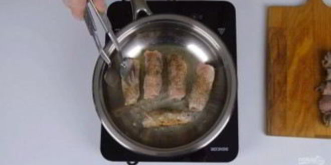 Рецепт мясных рулетиков с черносливом и курагой