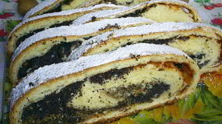 Рецепт Невероятна мягкий и вкусный рулет с тремя начинками