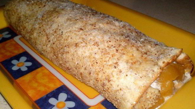 Рецепт рулета из меренги с абрикосами и миндалем