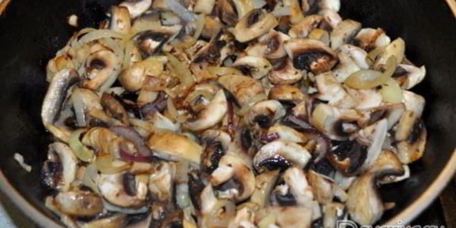 Рецепт рулета из мясного фарша с грибами