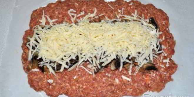 Рецепт рулета из мясного фарша с грибами