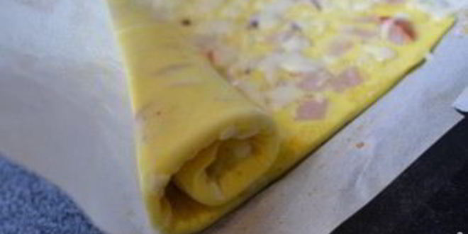 Рецепт рулета из омлета с сыром