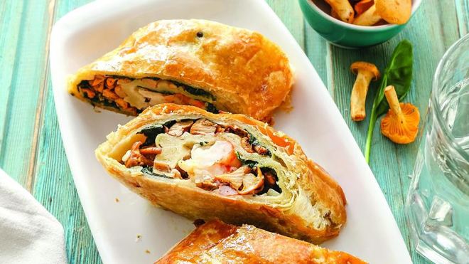 Рецепт Рулета с лисичками, зеленью и креветками