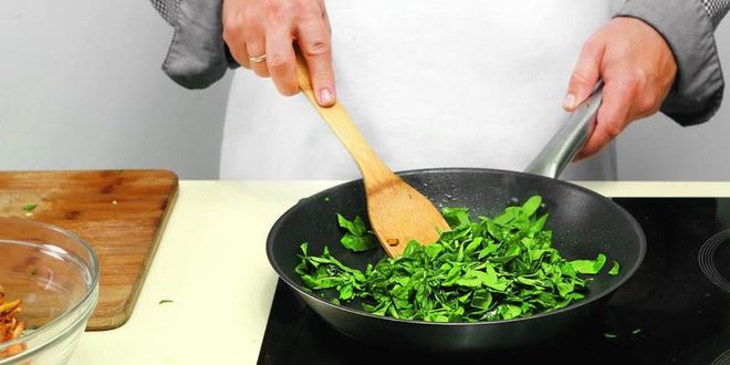 Рецепт рулета с лисичками, зеленью и креветками