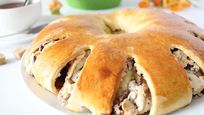 Рецепт Рулета с орехами из дрожжевого теста