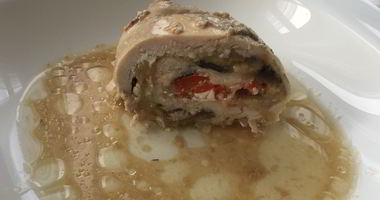 Рецепт Рулетиков из куриной грудки с баклажанами и перцем