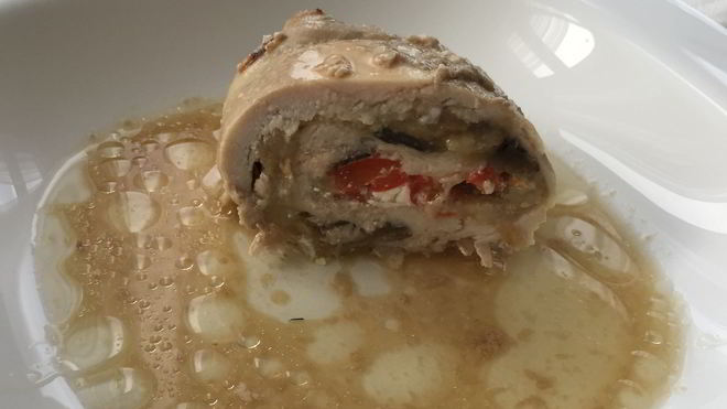 Рецепт рулетиков из куриной грудки с баклажанами и перцем