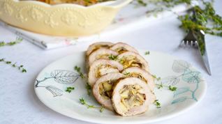 Рецепт Рулетиков из свинины с грибами